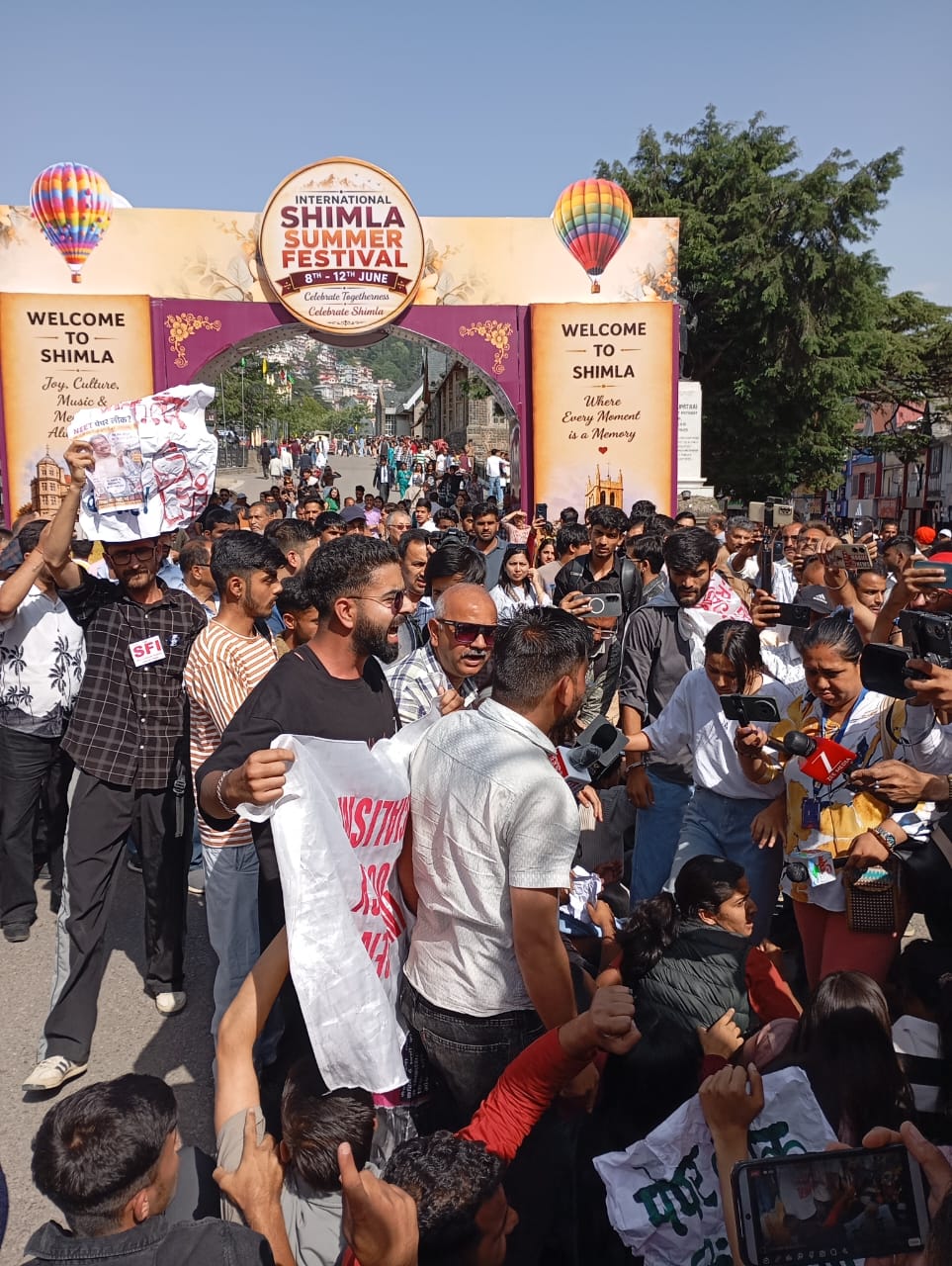 एनटीए की संस्थागत विफलता के खिलाफ़ एसएफ़आई का उग्र प्रदर्शन, पूरी राज्य कमेटी ने दीं गिरफ्तारियाँ